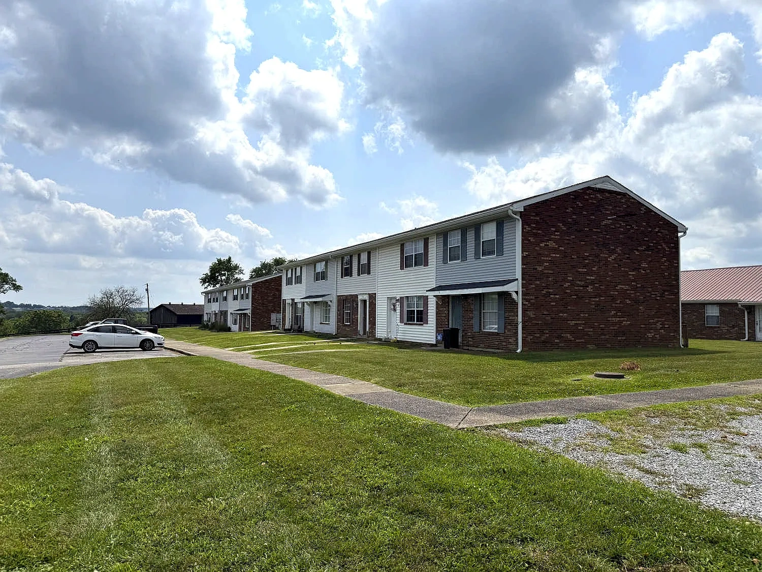 Jersey Ridge Apartments – photo 2
