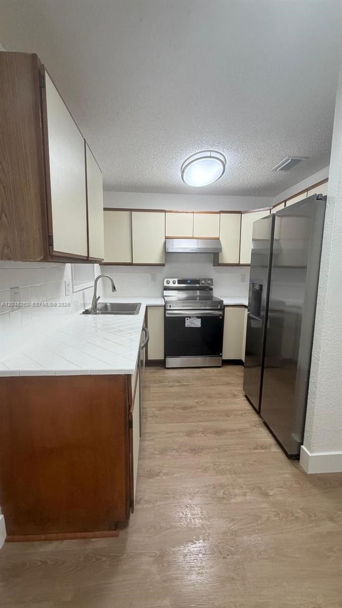 2580 NW 62nd Ave – photo 3