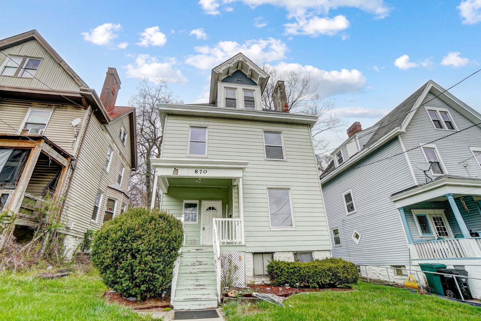 870 Rockdale Ave – photo 1