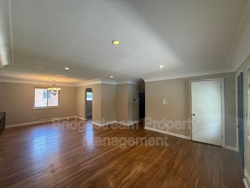 2708 Ater Dr – photo 2