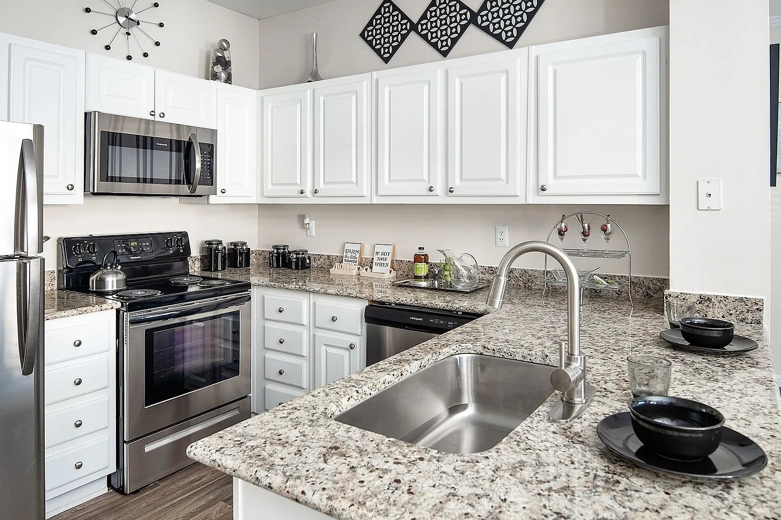 Manchester Place Apartments – photo 5