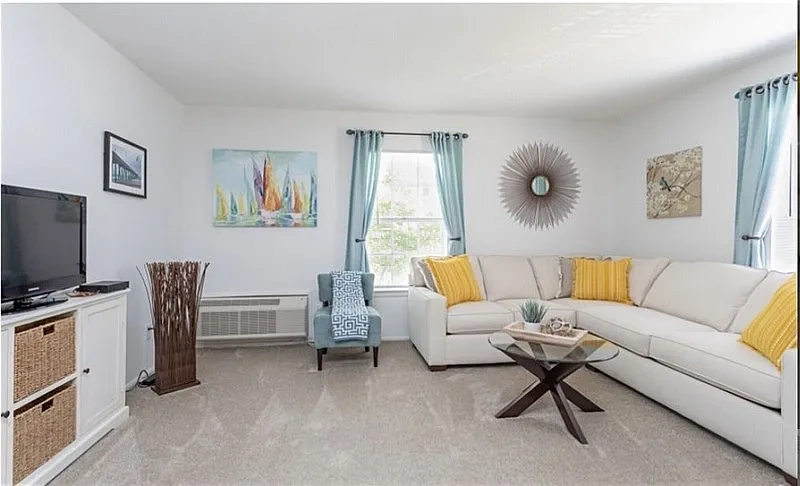 Colonial Parke Apartments – photo 3