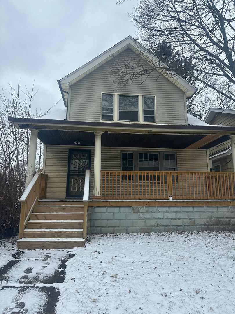 3908 E 123rd St unit UP – photo 1