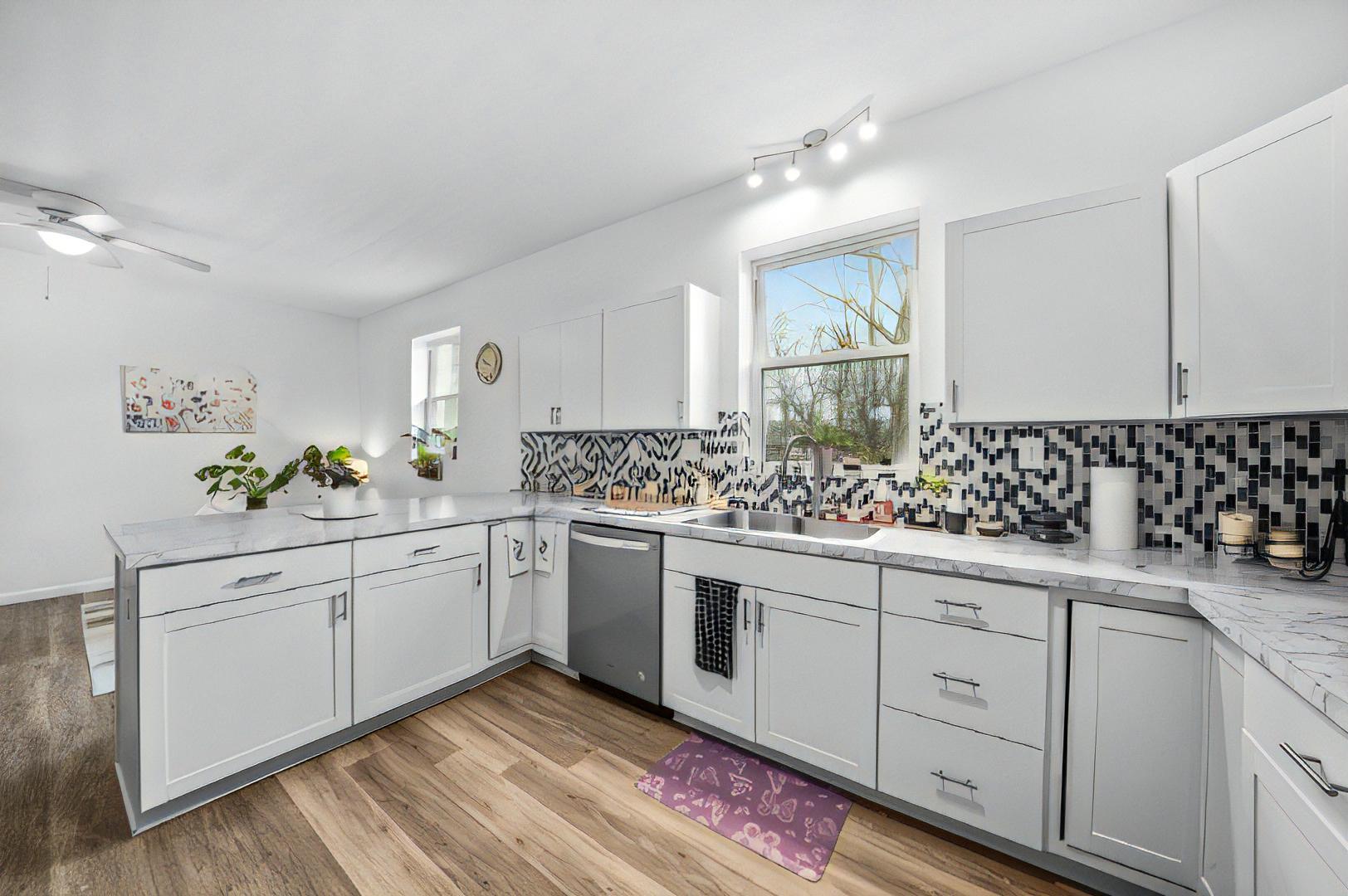 6199 Washington Ave unit 6199 – photo 2