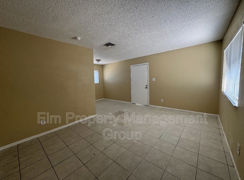 2516 E Mesquite Ave unit 4 – photo 3