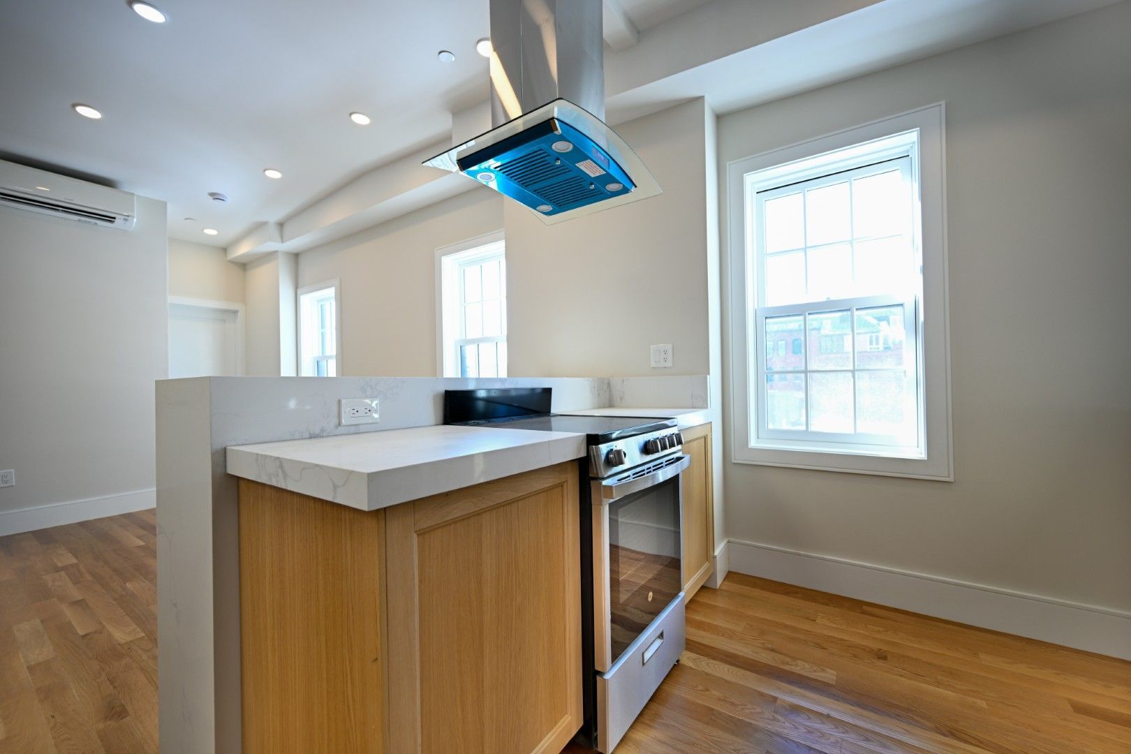 18 Winchester St – photo 5