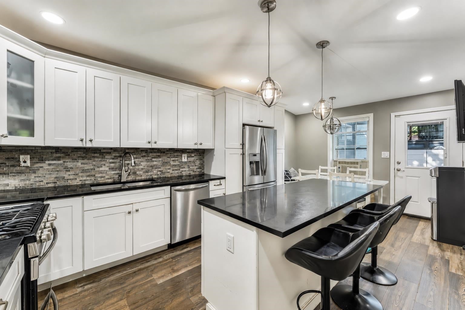 360 Bramhall Ave – photo 1