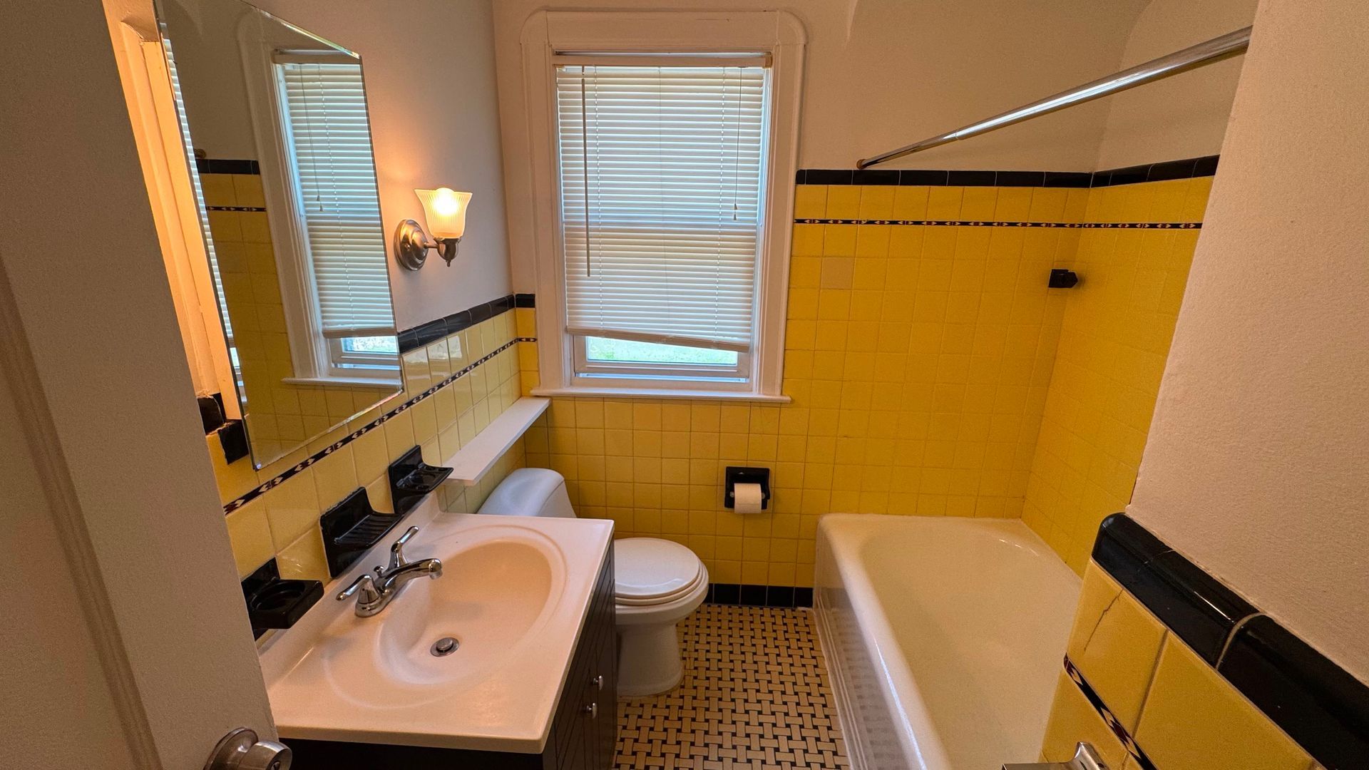 15538 Munn Rd unit Down unit – photo 3