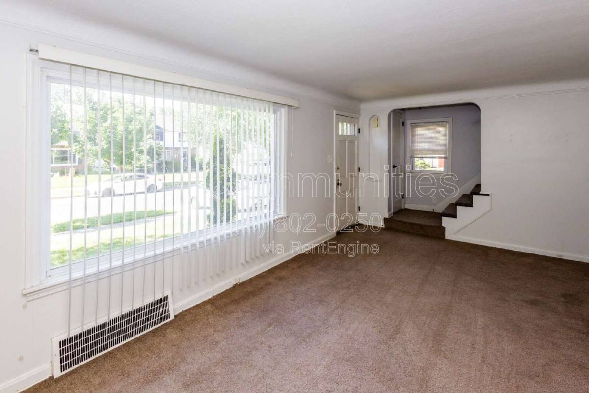 4871 Oakland Dr – photo 2