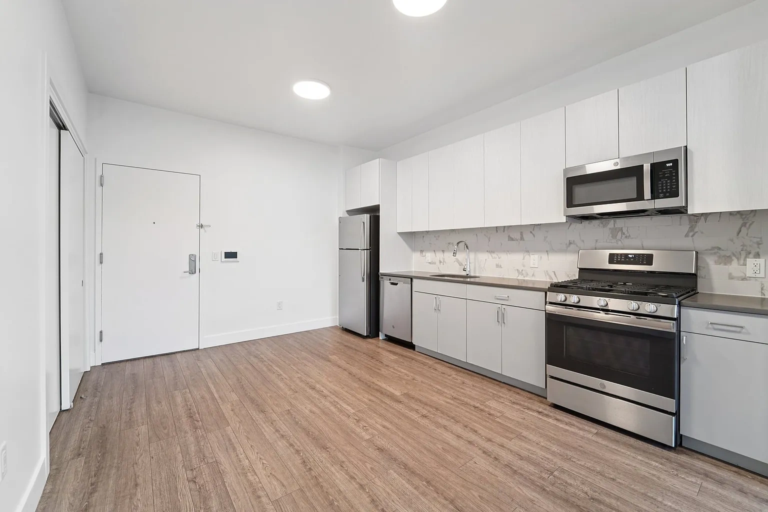 475 William St. – photo 4
