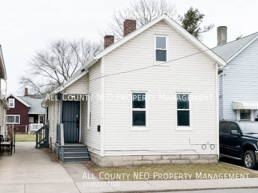 3400 E 52nd St – photo 1