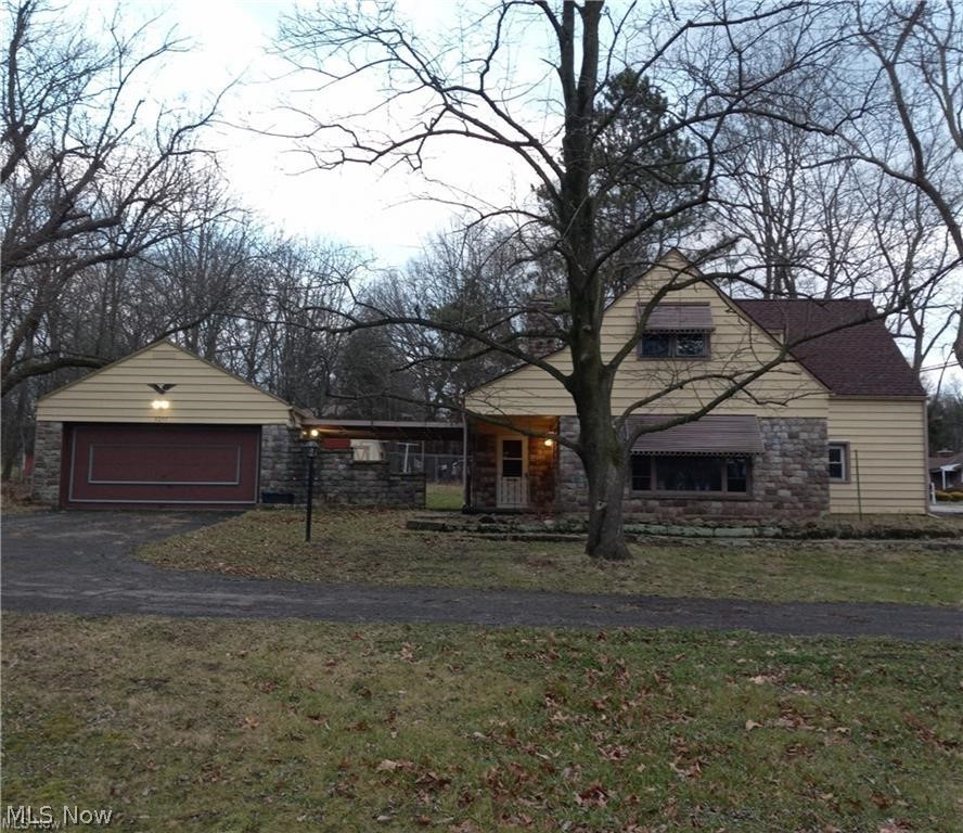 3251 Darrow Rd – photo 1