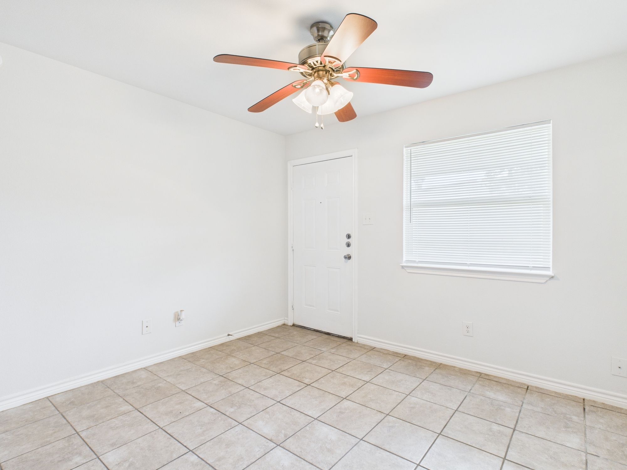 1902 Finfeather Rd – photo 5