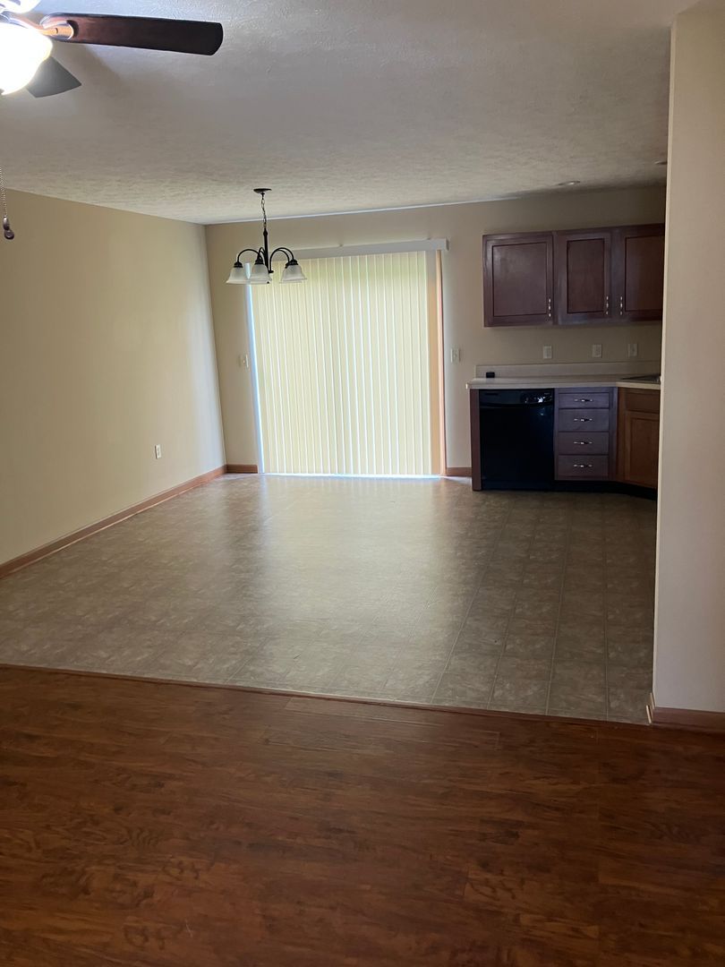 1046 Laurel Tree Ct unit 1046-C Laurel Tree Ct – photo 3