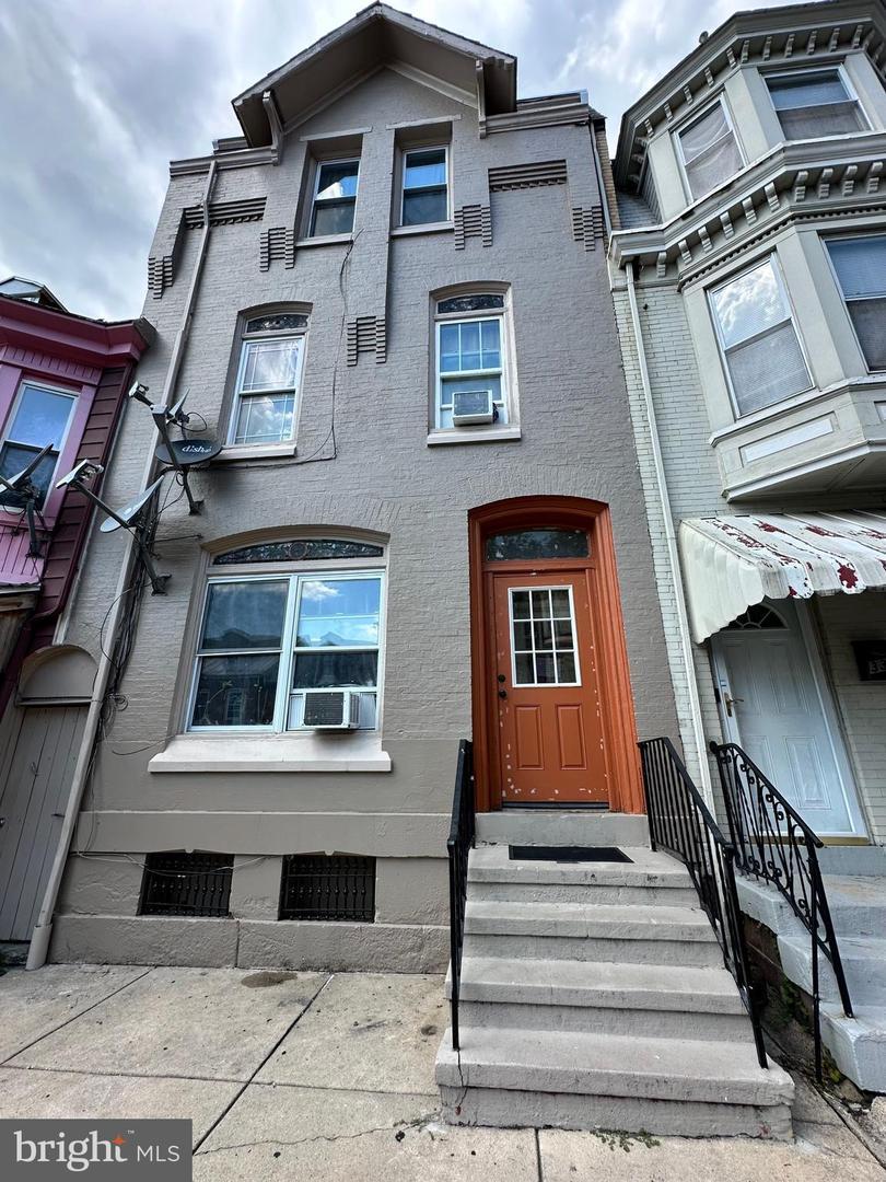 337 Franklin St unit A – photo 1