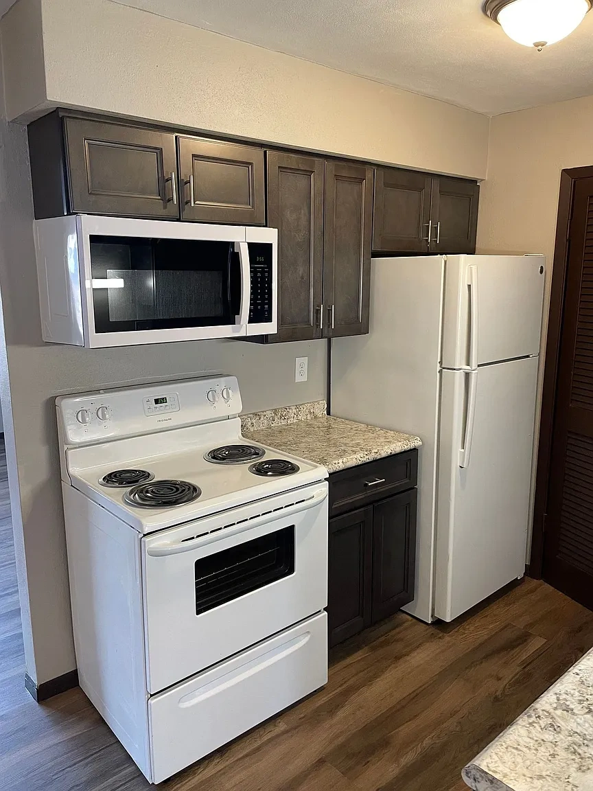 Brookside Apartments – photo 4