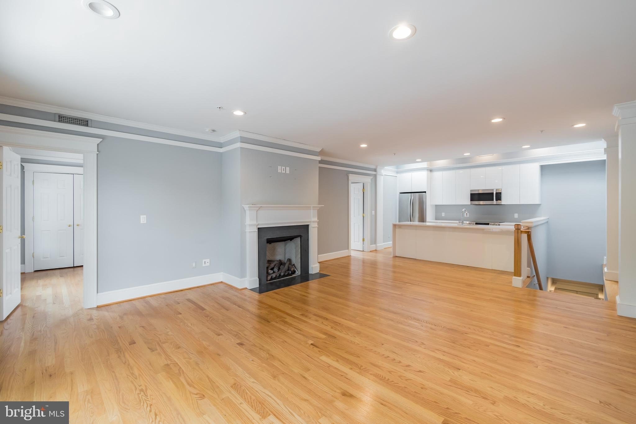 1351 Wisconsin Ave NW #3C – photo 3