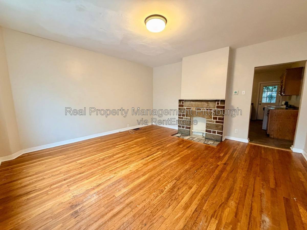 207 Edmond St – photo 2