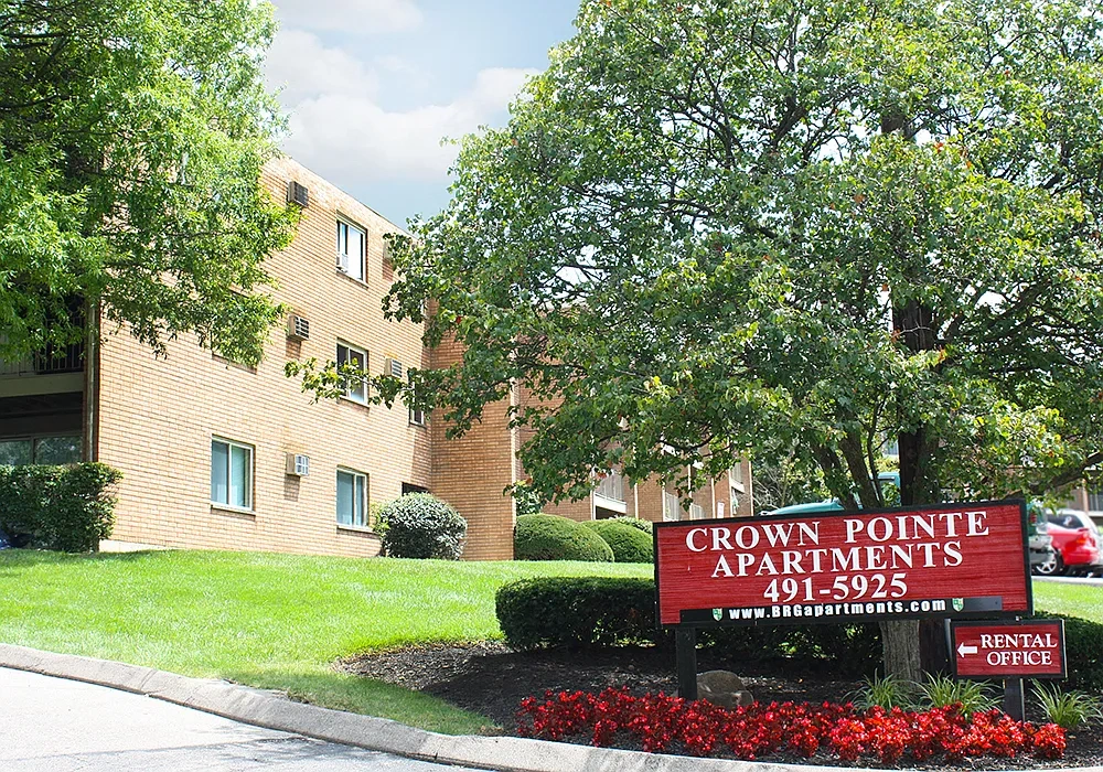 Crown Pointe Apartments – photo 3