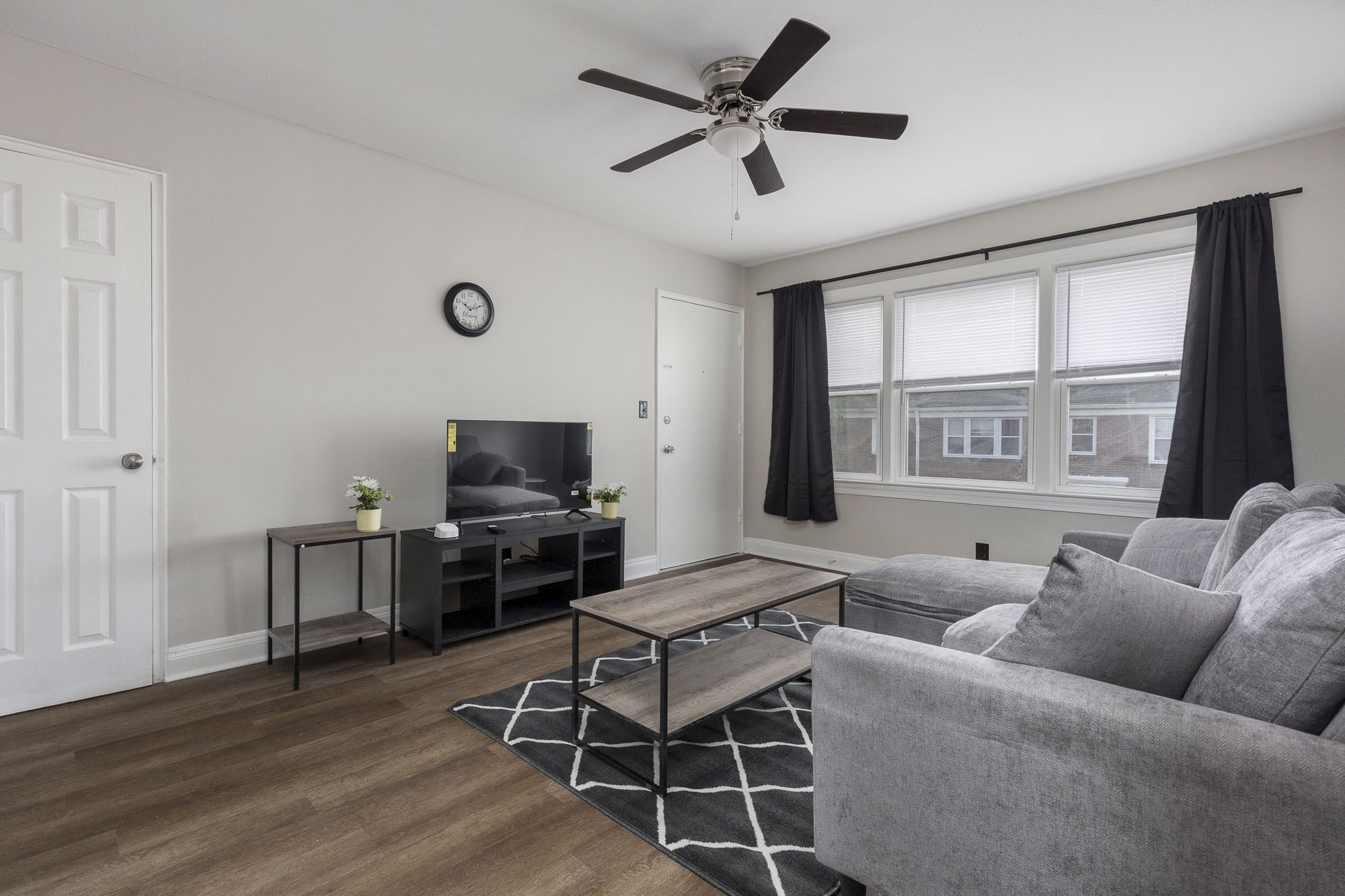 4600 Southern Pkwy unit PARKWAYE1 – photo 4