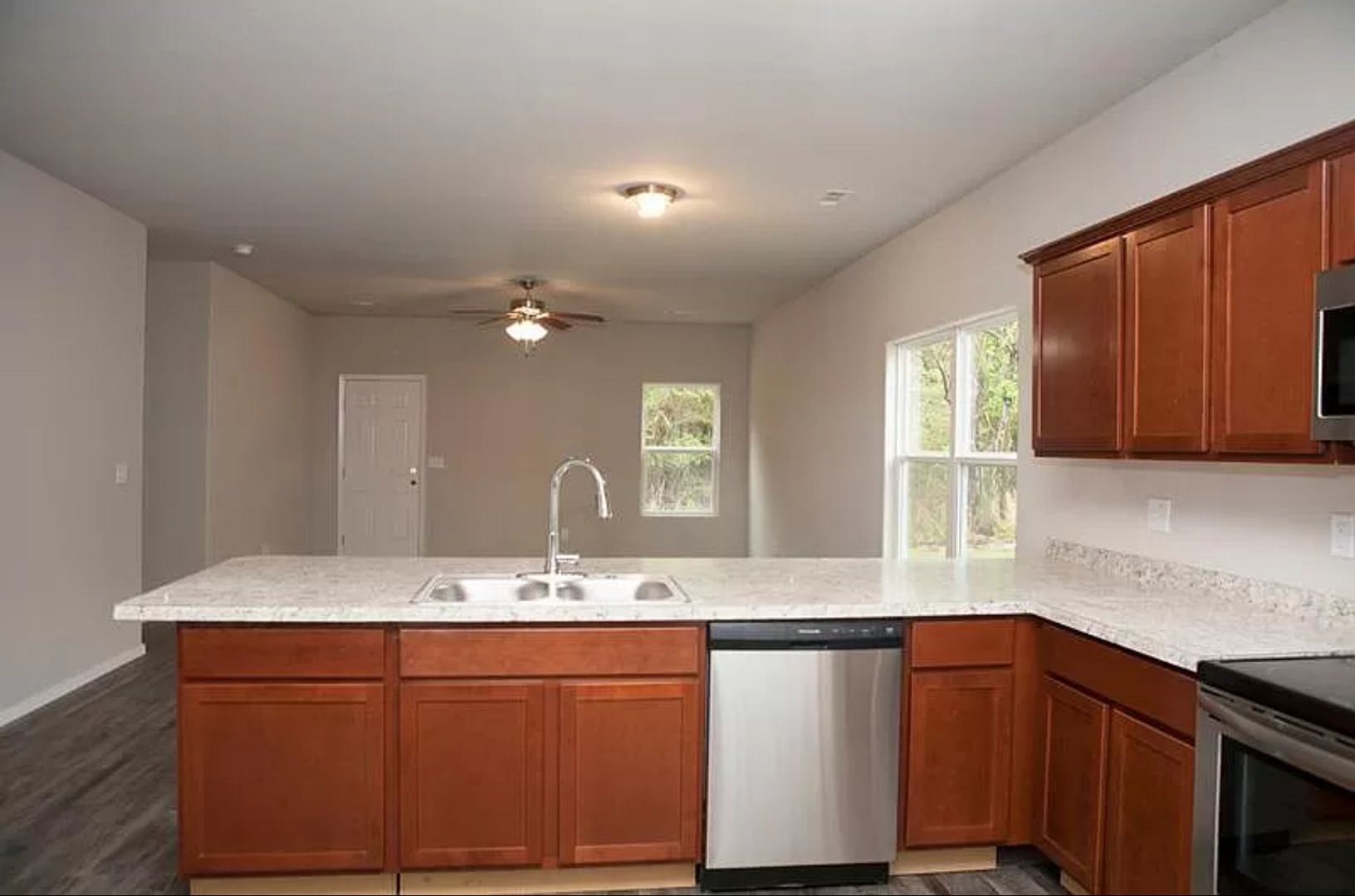 4702 W Hoover Loop – photo 2