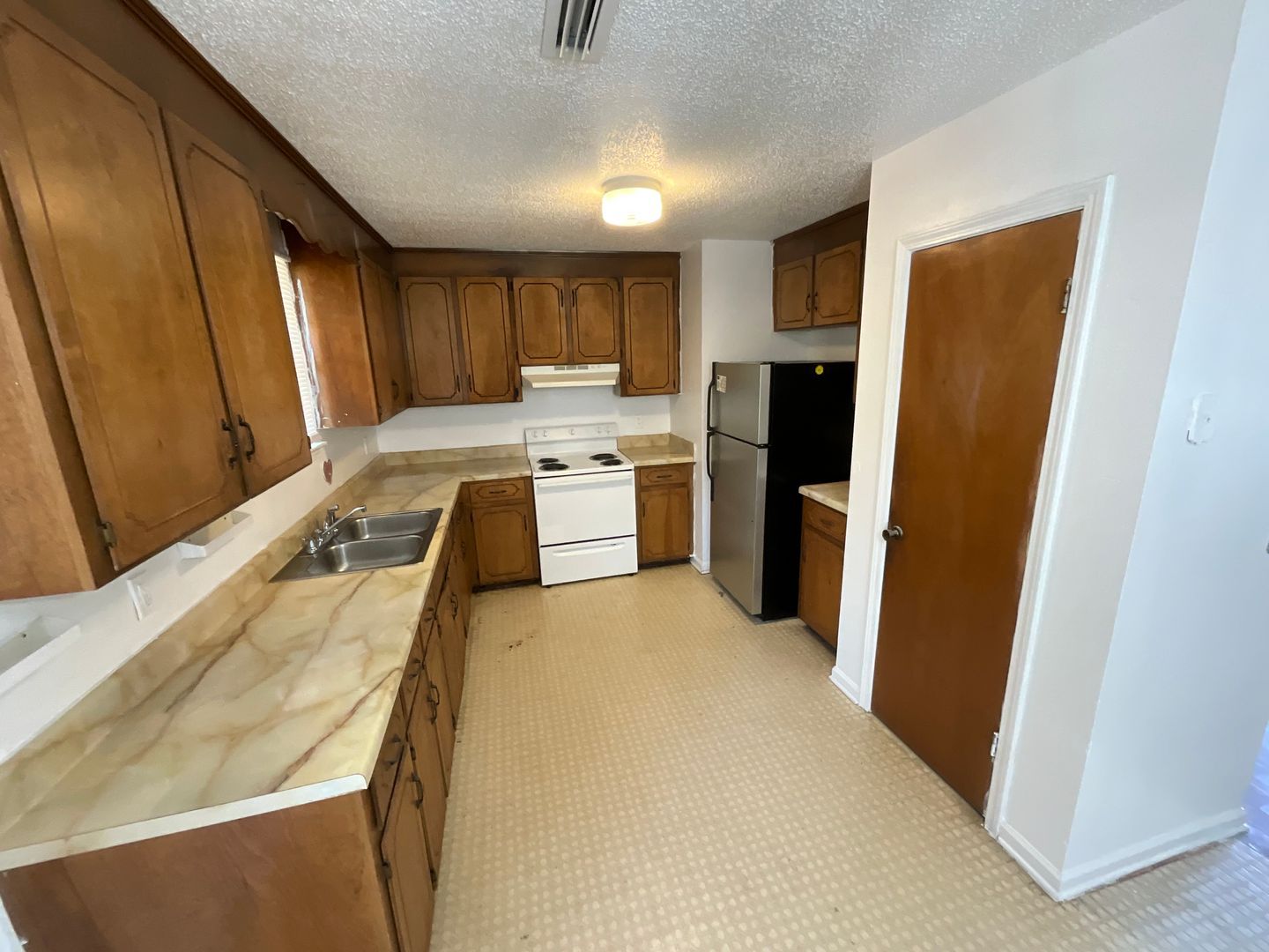 4229 Village Ct – photo 4