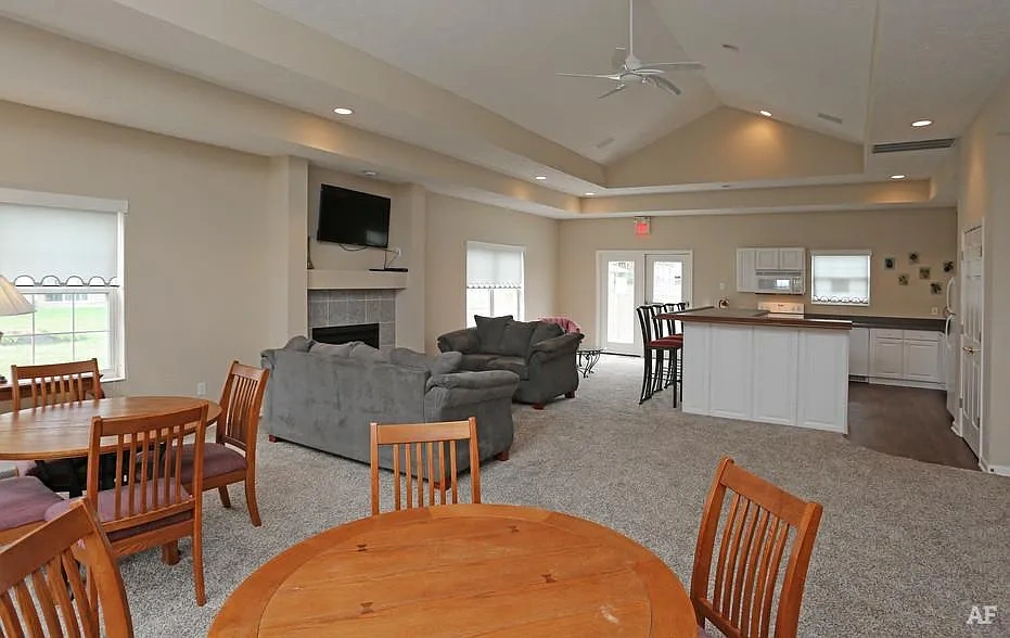 Country Manor – photo 3