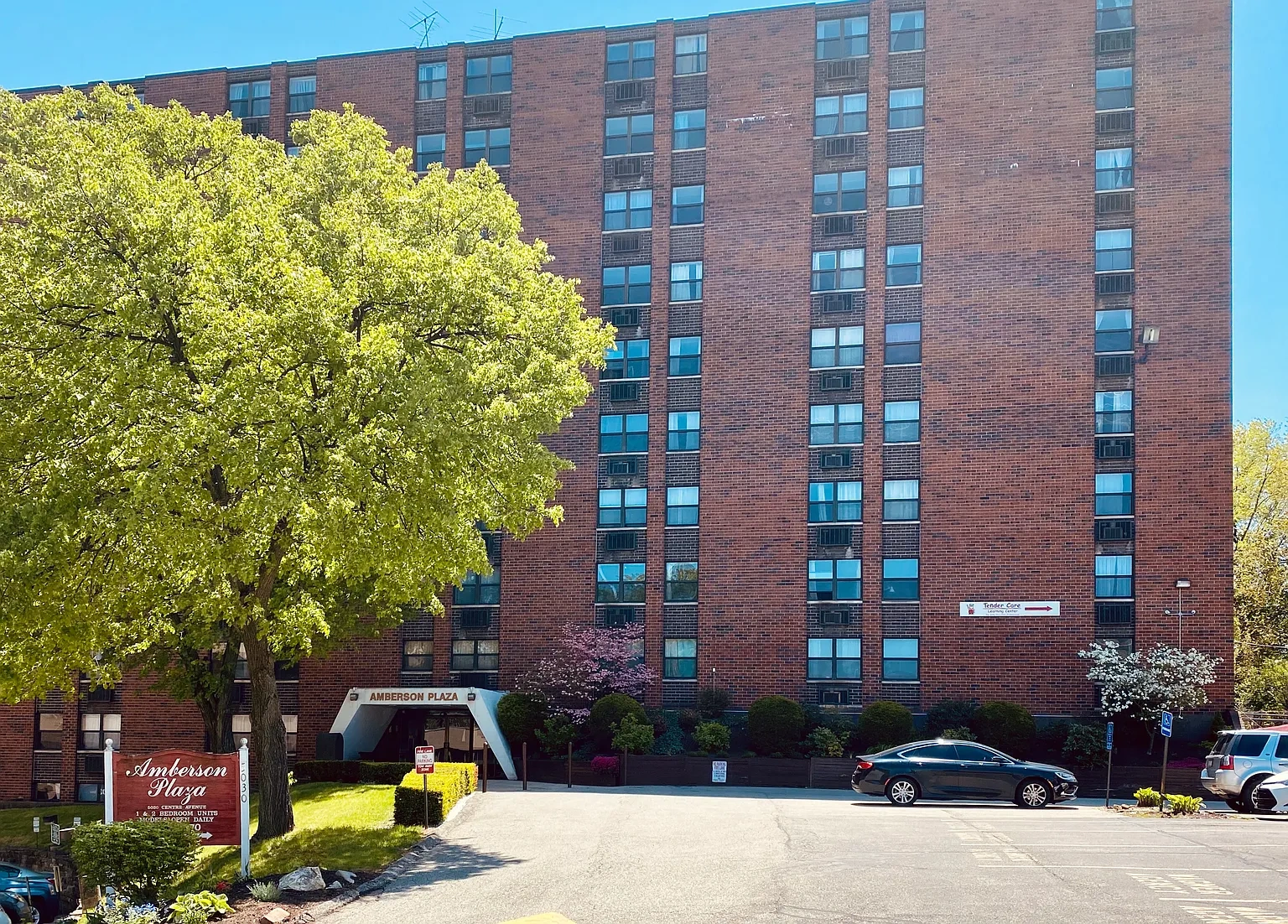 Amberson Plaza – photo 4