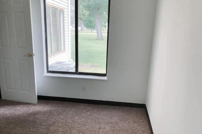 505 Oakview Dr – photo 5
