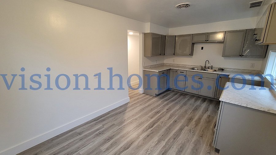 2405 Lakewood Ave – photo 4