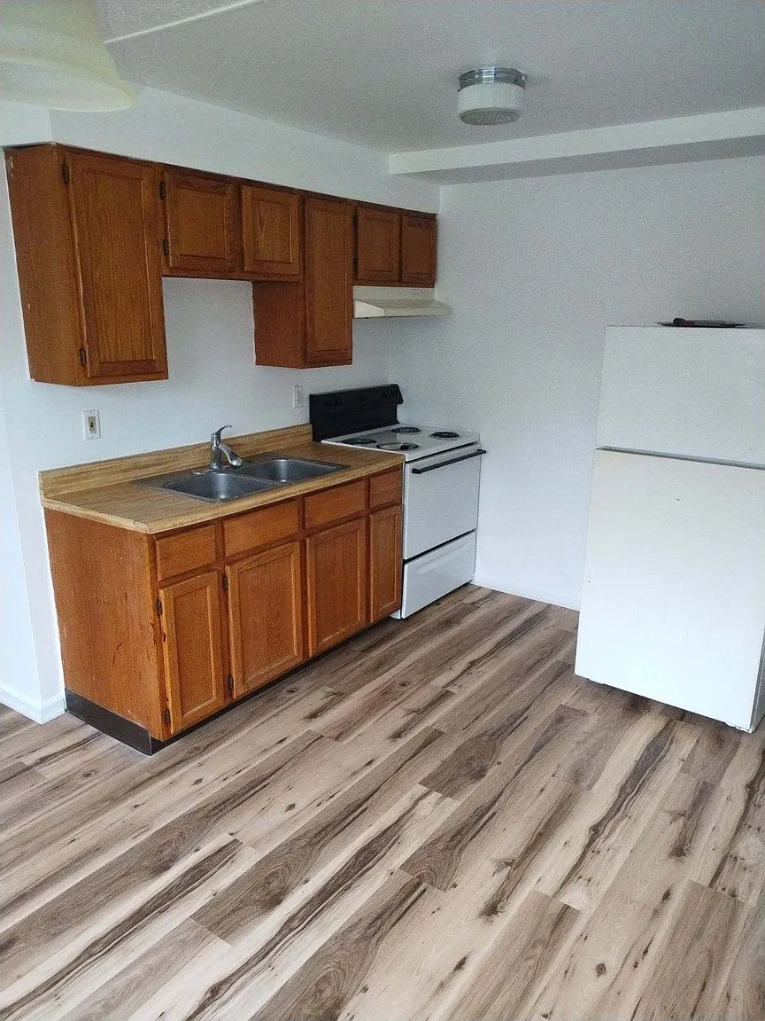 GLORY RIDGE APARTMENTS – photo 1