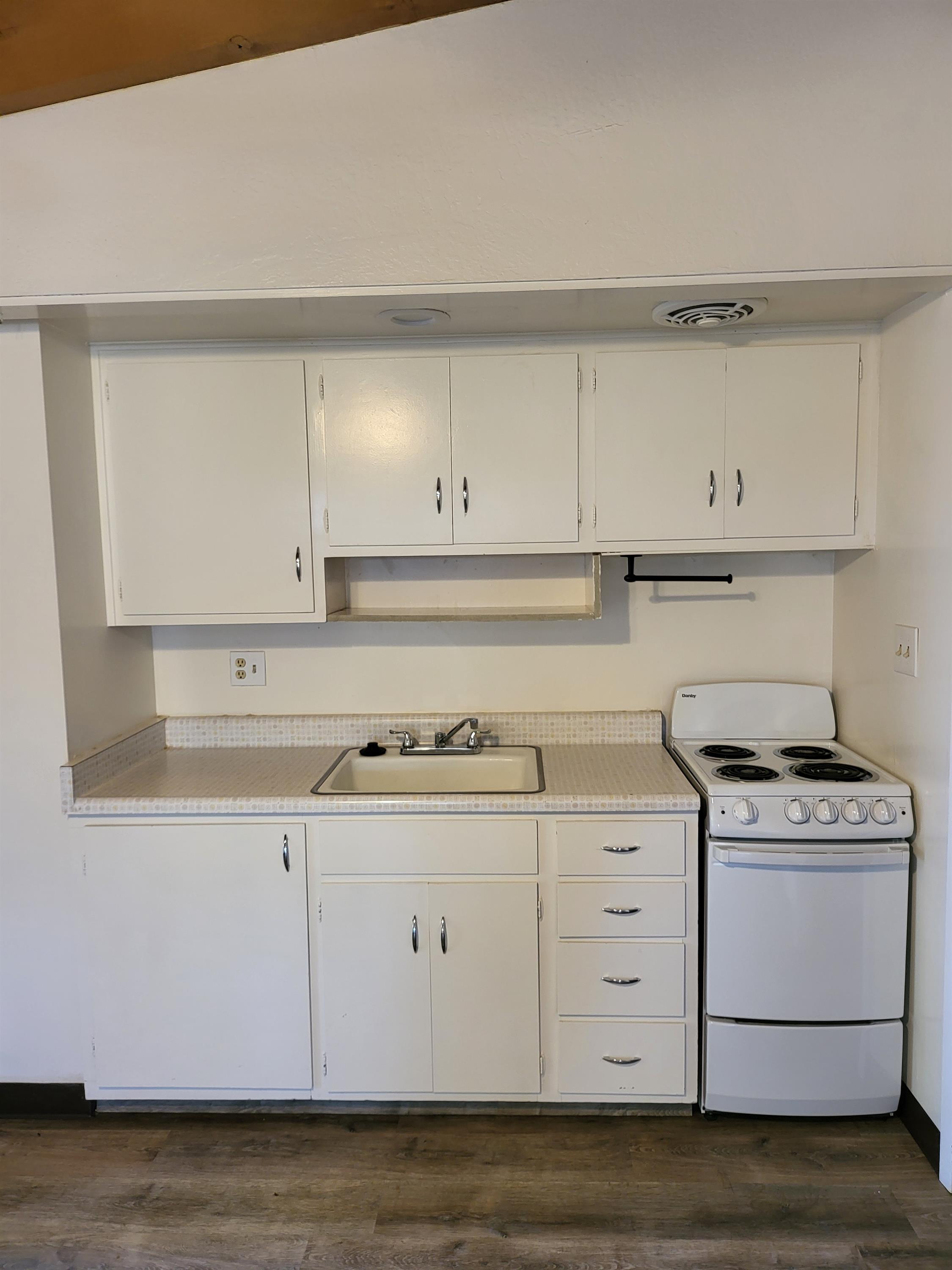 1728 W Shaw Ave – photo 3