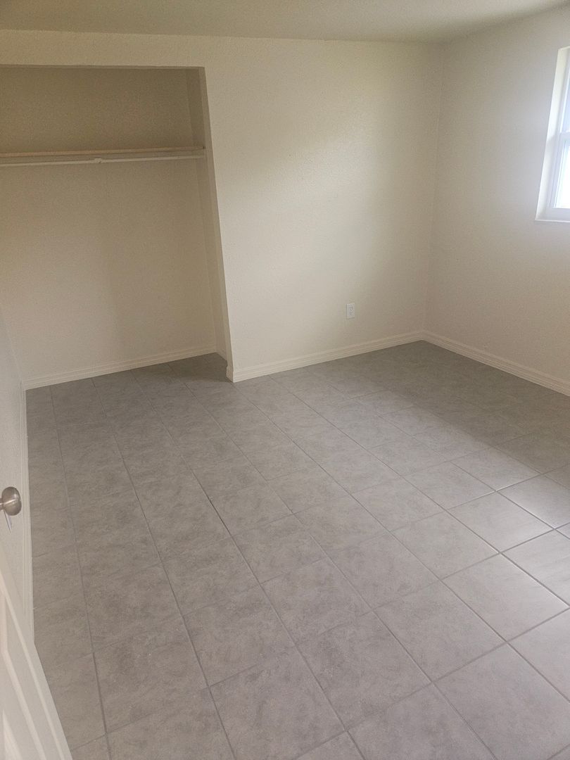 621 60th Ave Dr E – photo 3