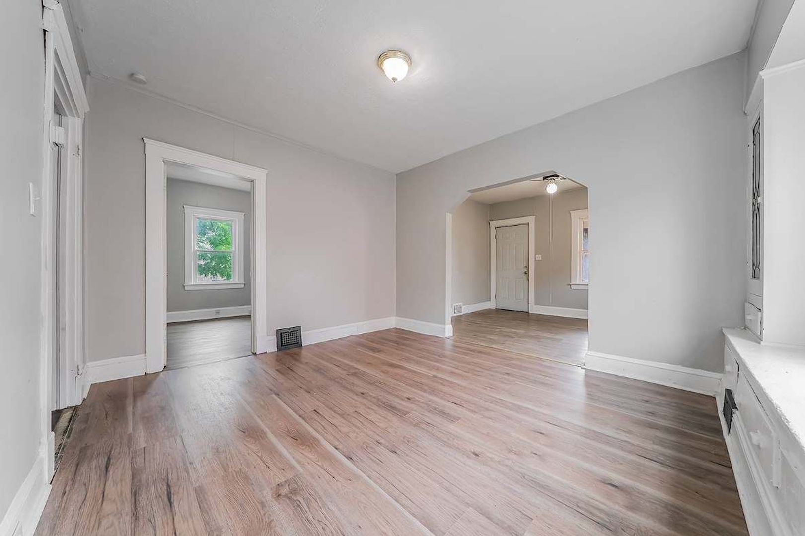 3484 W 58th St unit Unit Up – photo 2