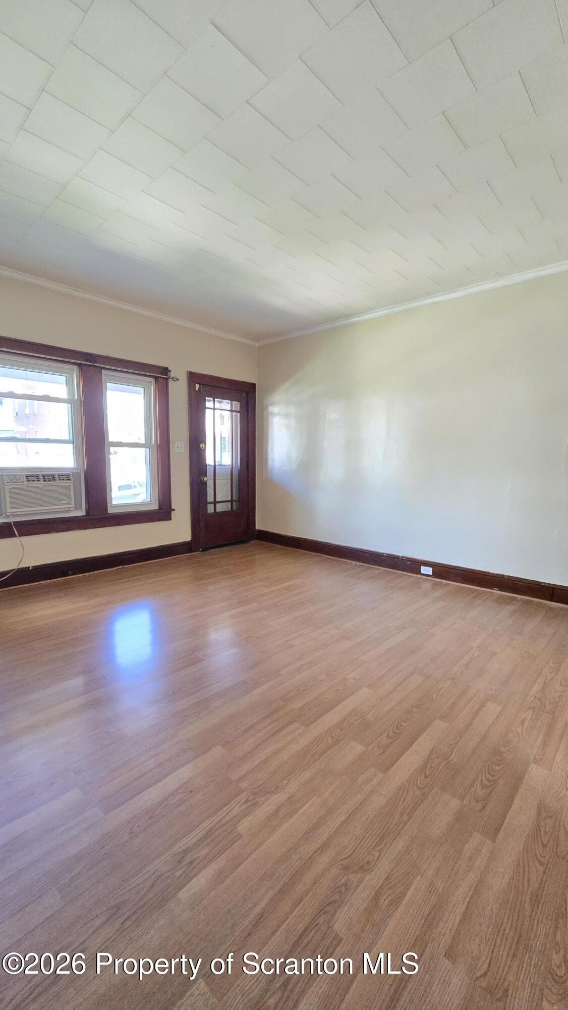 542 Deacon St – photo 2