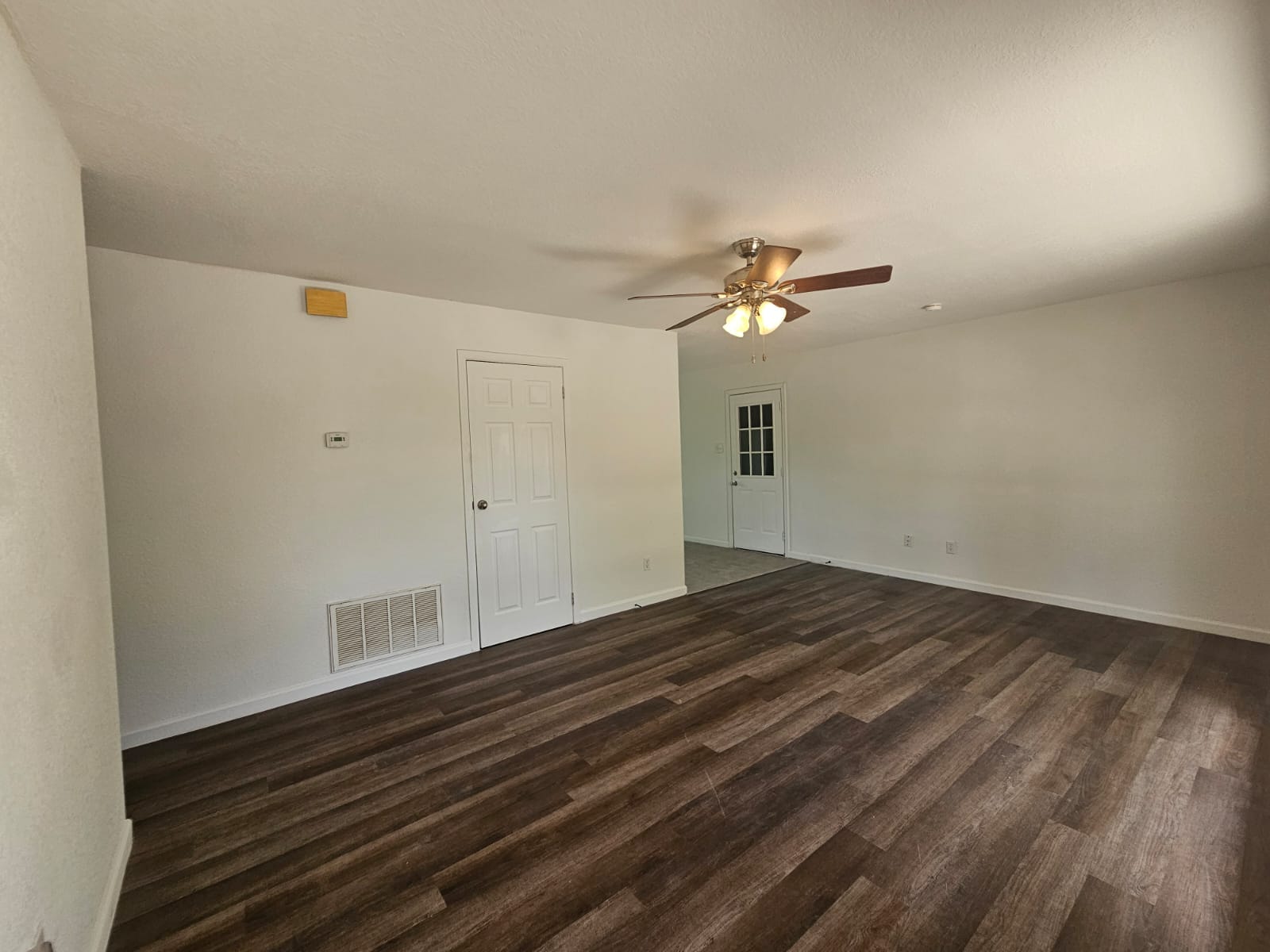 1401 Trinity St – photo 4
