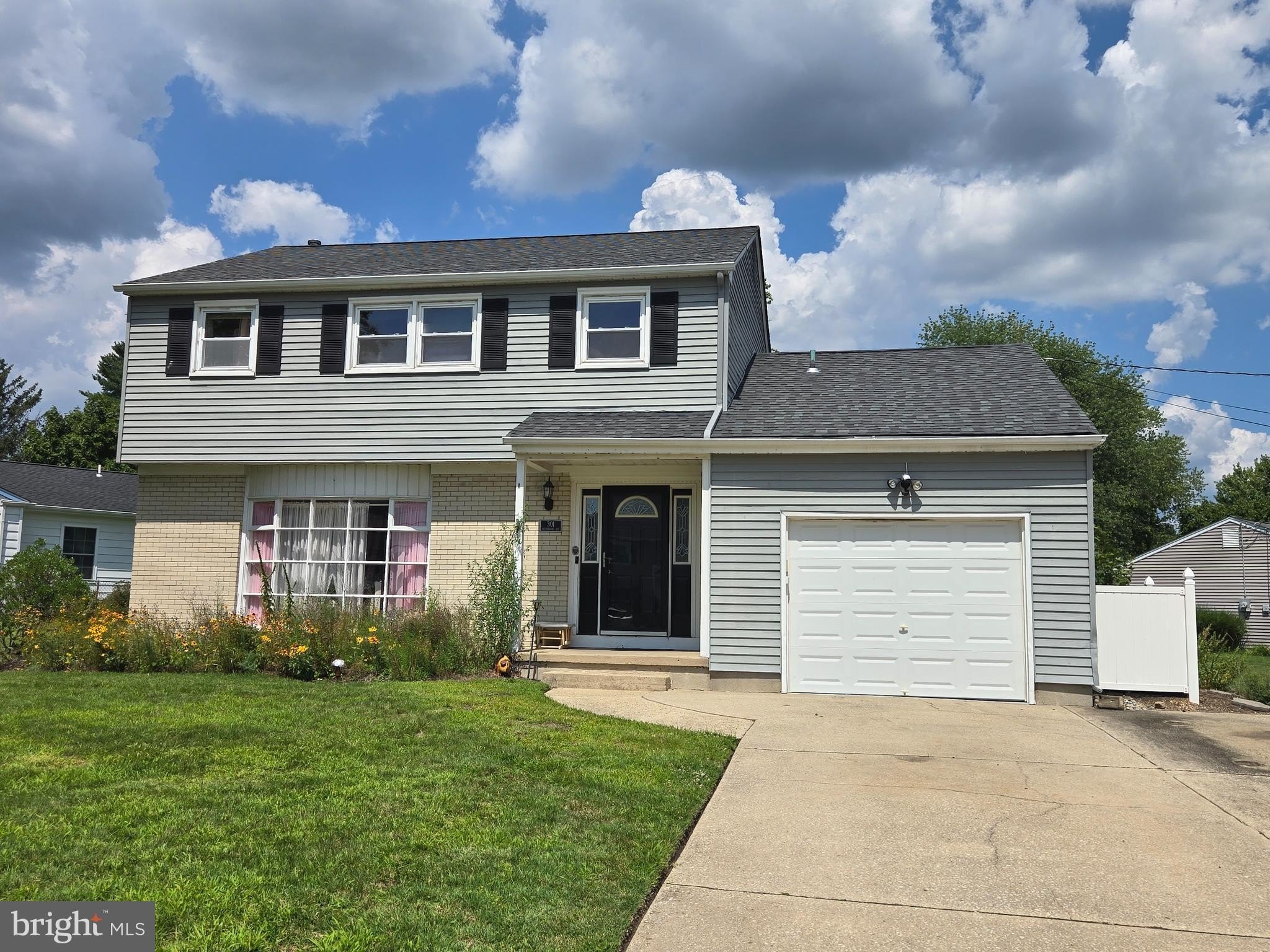 301 Overbrook Ave – photo 1