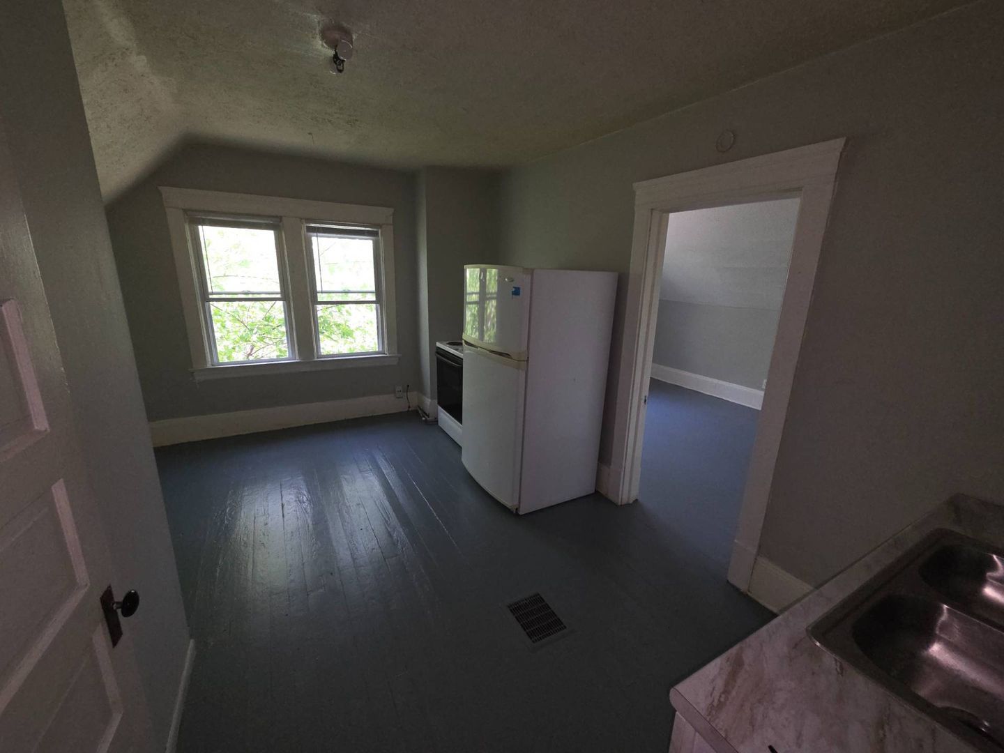3658 E 54th St unit 3658 E 54 ST Upper Rear – photo 3
