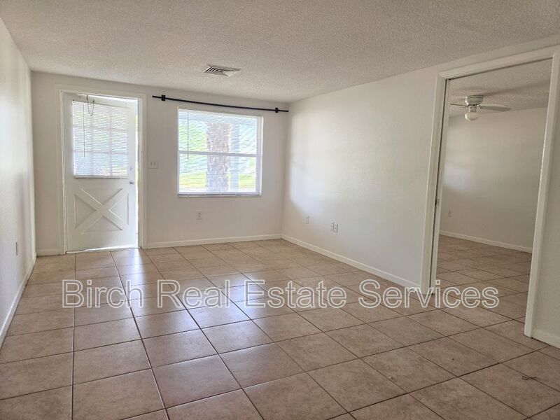 6839 Forest Ave – photo 3