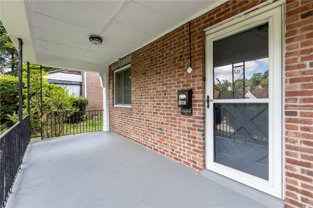3891 Beechwood Blvd – photo 2