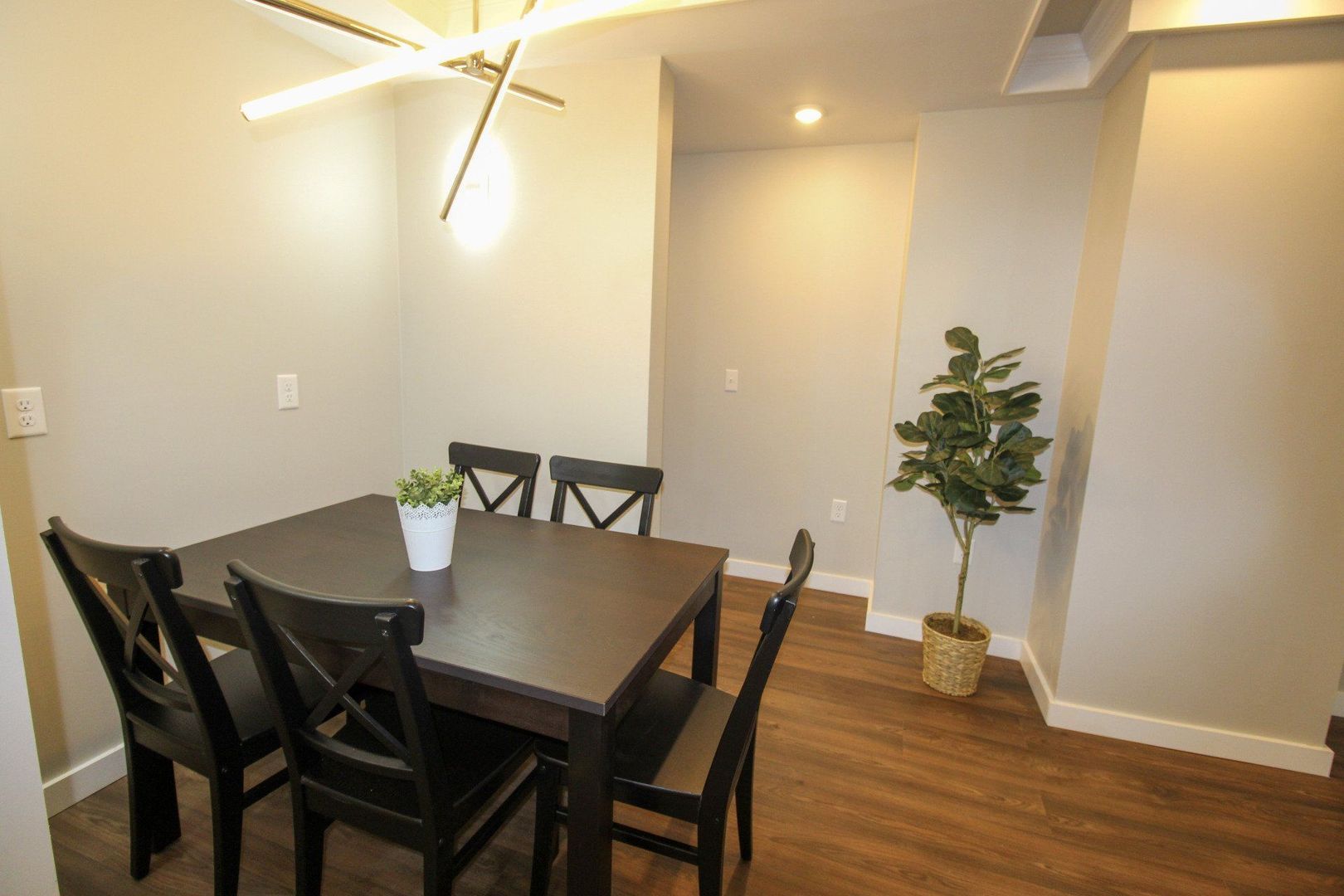 522 Stewart Ave unit 522-3 – photo 4