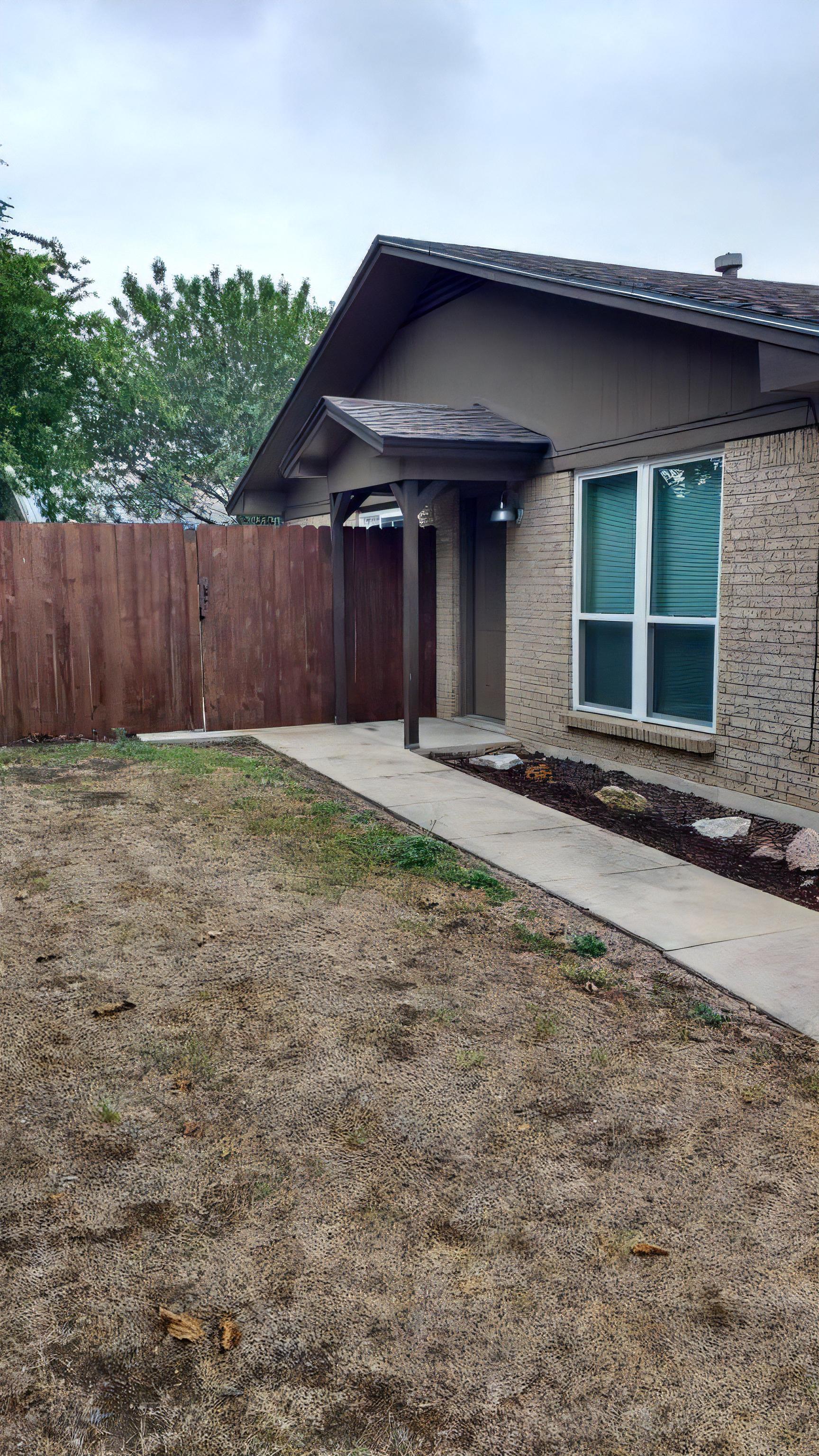 1001 Lewis Dr – photo 1