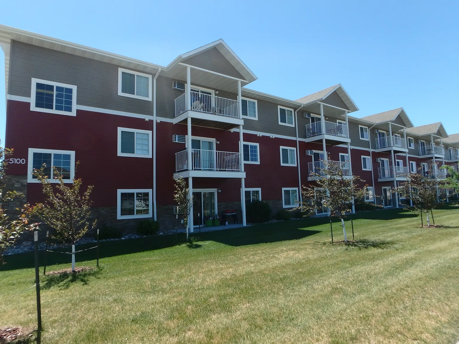 The Edge of Osgood Apartments – photo 2