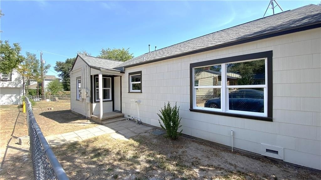 406 E North Ave #B – photo 5
