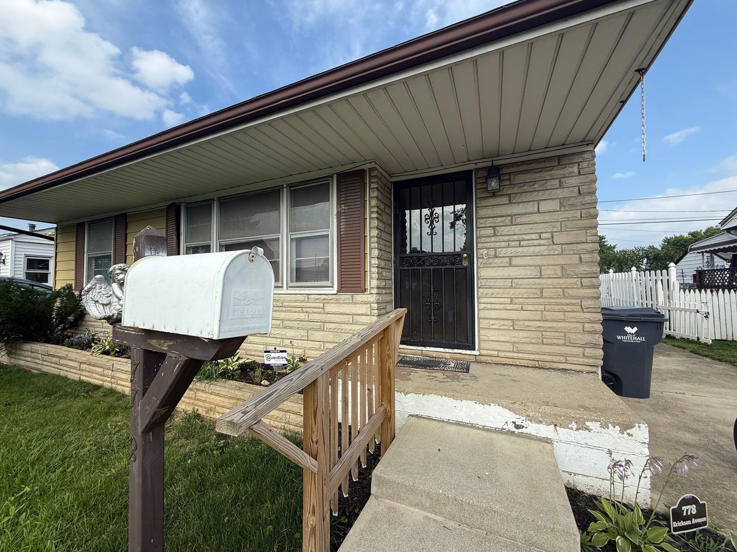 778 Erickson Ave – photo 2