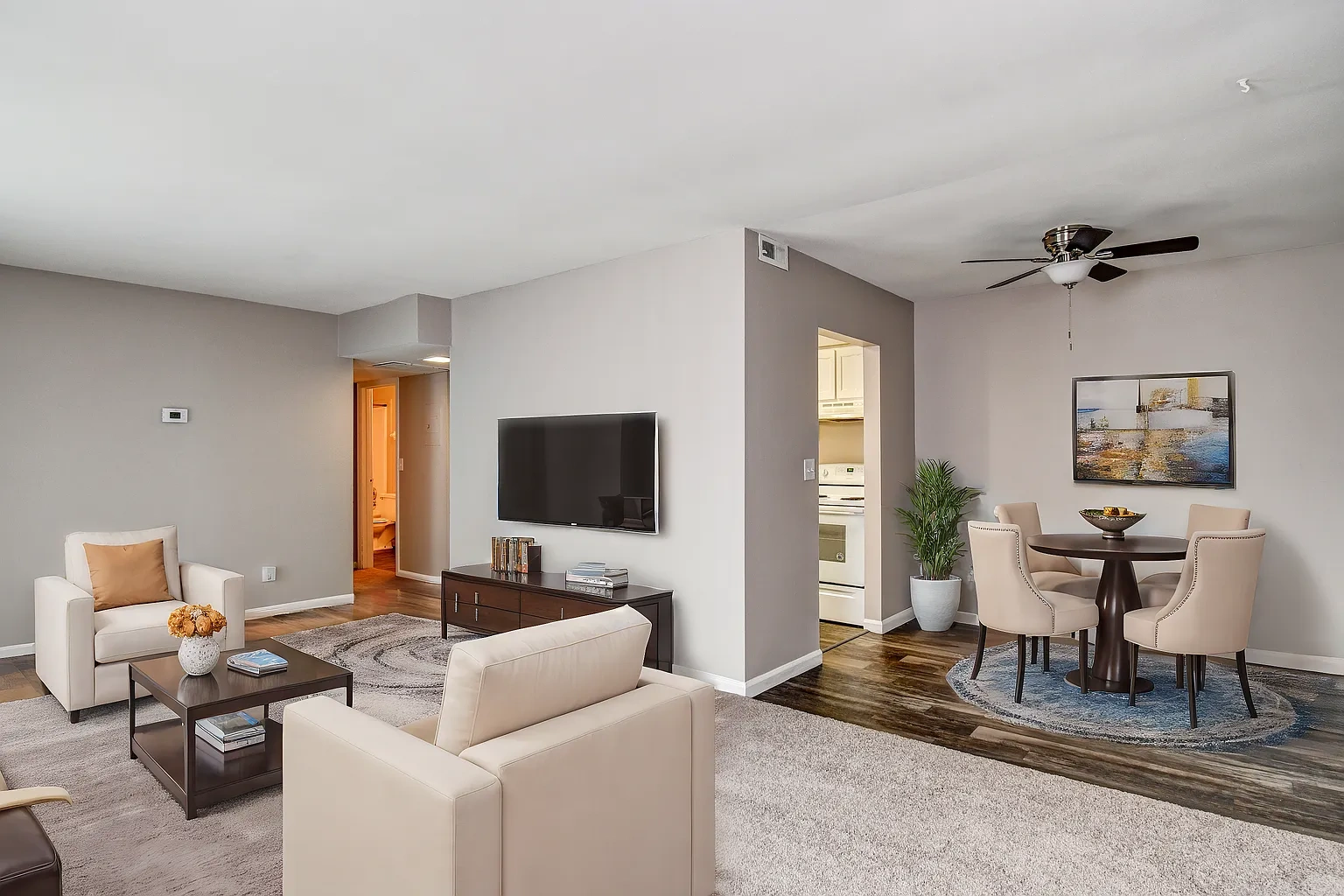 Fox Hunt Apartments – photo 2