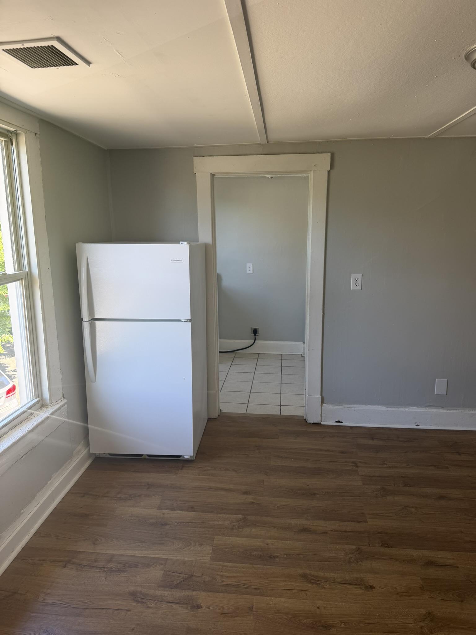 403 Maple Ave unit B – photo 3