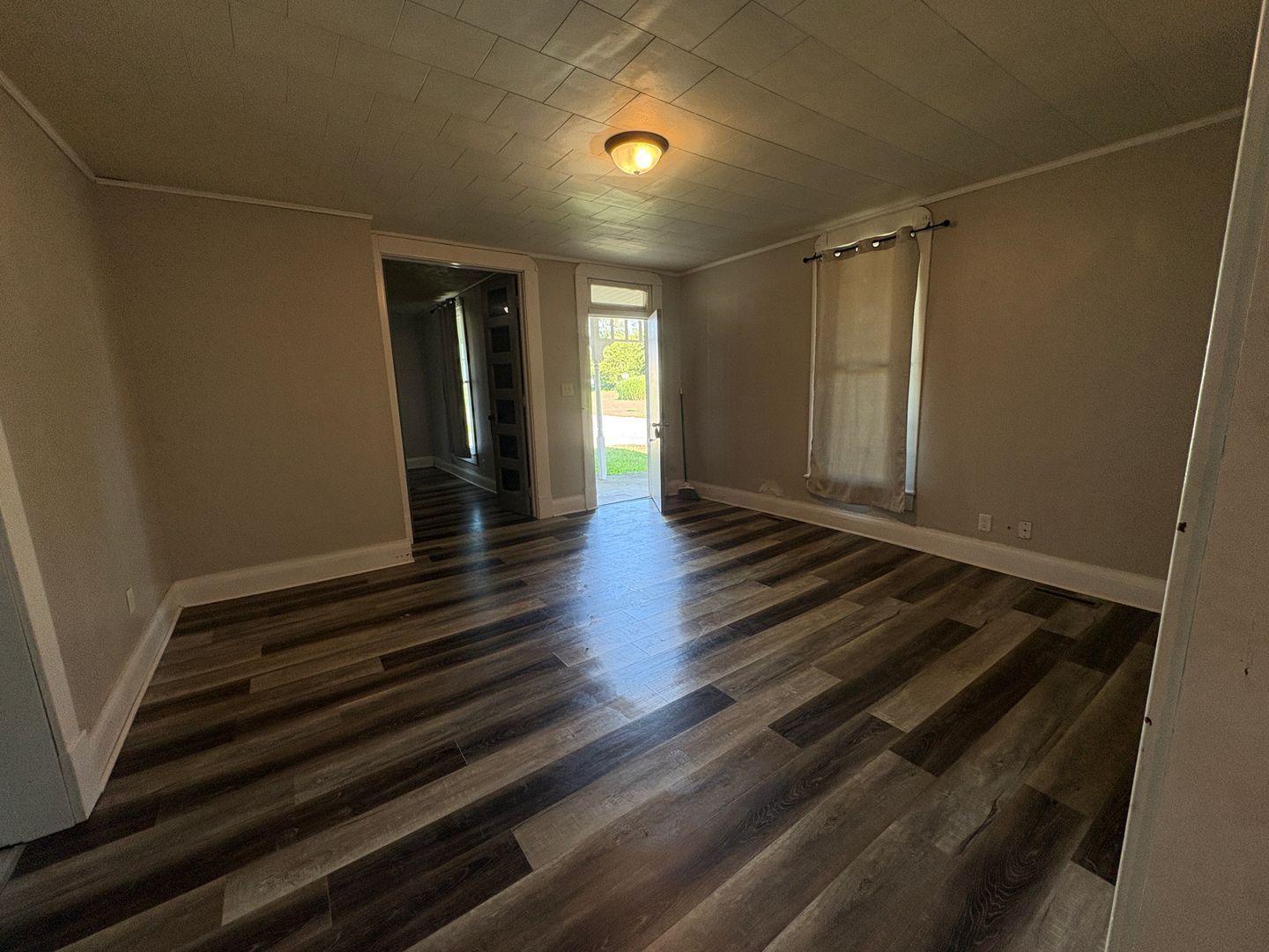 545 N Broadway St – photo 4