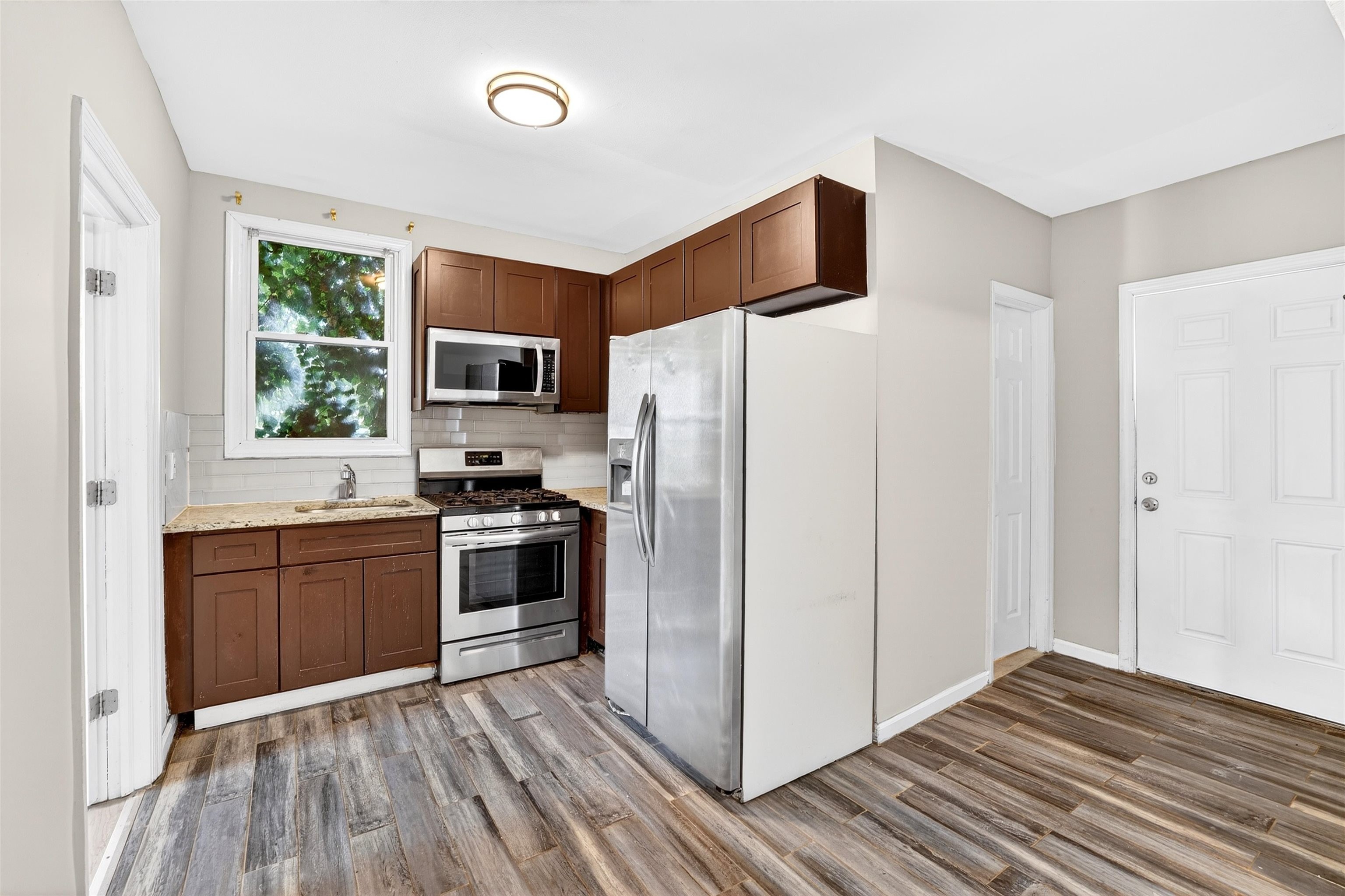 83 Williams Ave #3 – photo 2