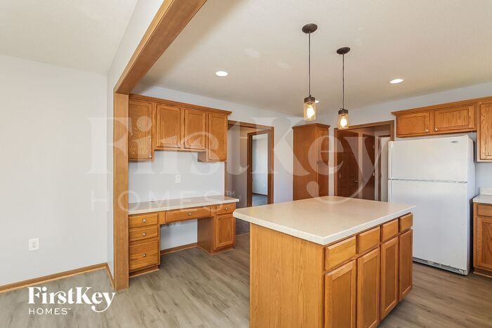 37 Waterman Ave – photo 5